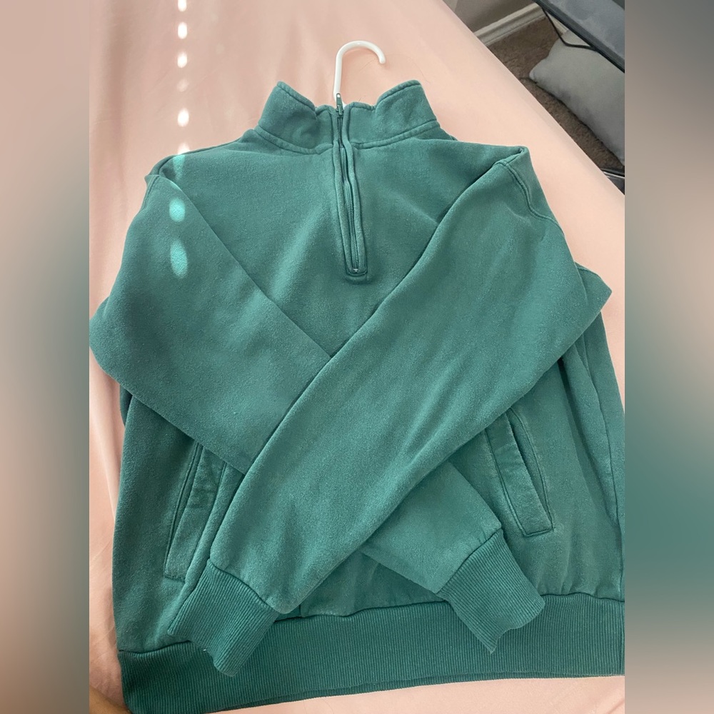 Cotton on sweater, xxs- fits like a small(runs big) been worn before, no stains